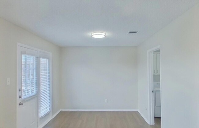 Foto del edificio - Modern 3-Bedroom Sanctuary in a Sought-After Location