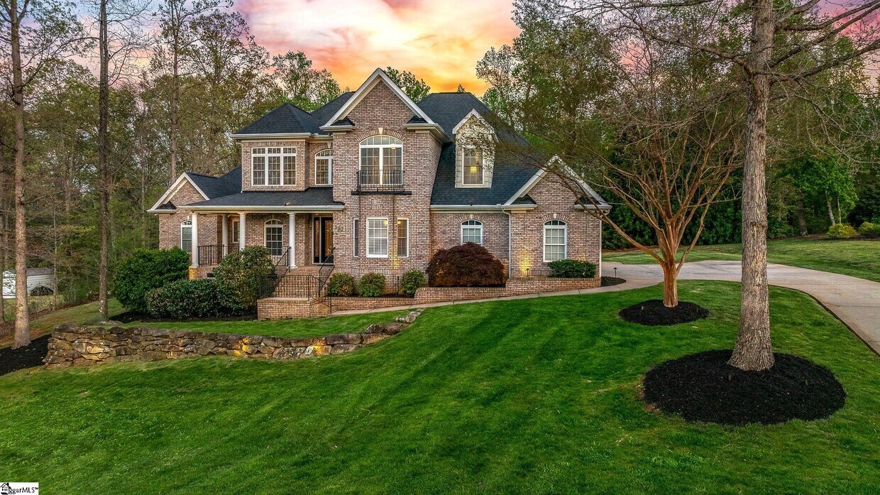 Foto principal - 127 Warren Dr