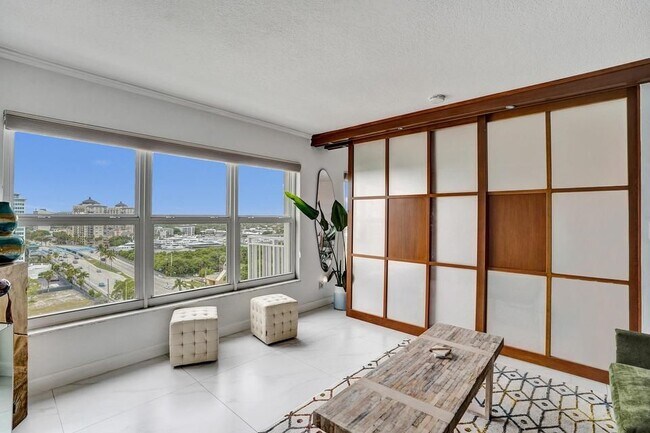 Foto del edificio - 3000 E Sunrise Blvd