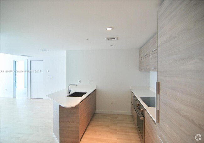 Building Photo - 1300 S Miami Ave
