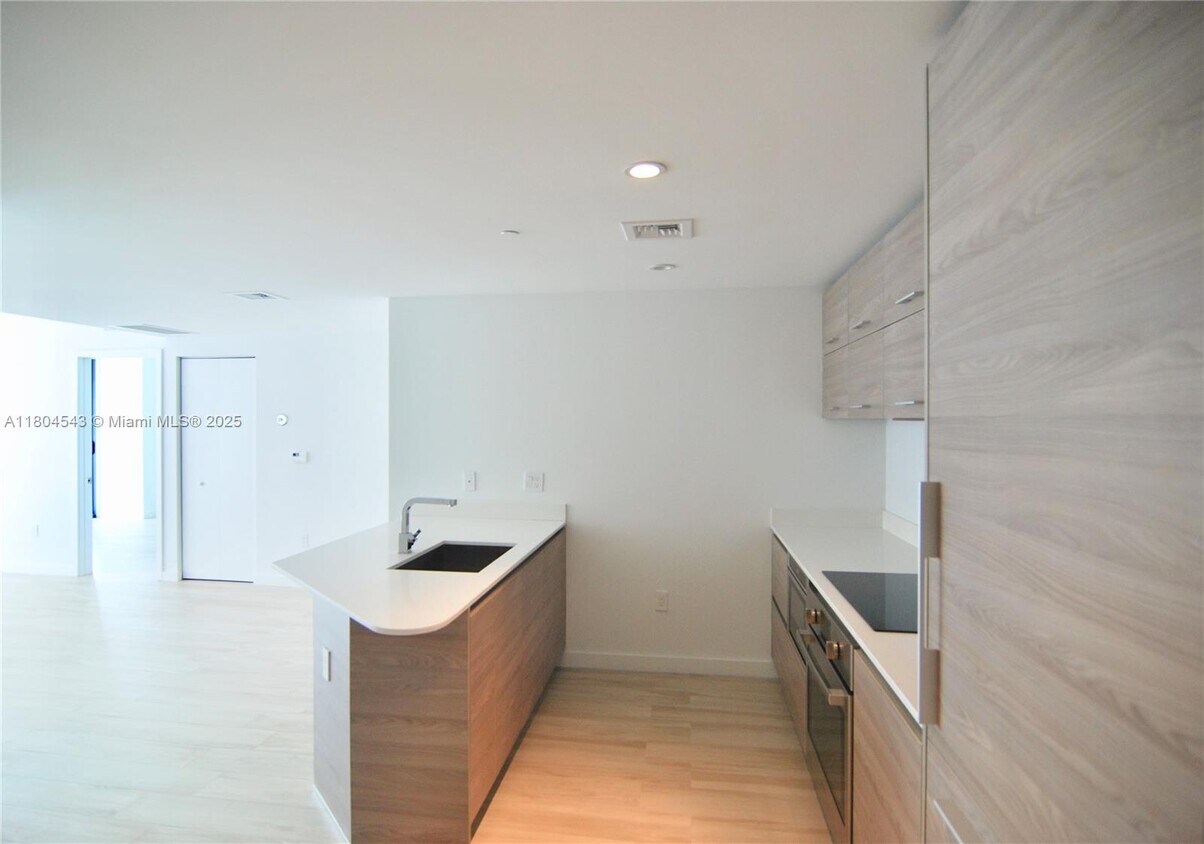 Foto principal - 1300 S Miami Ave