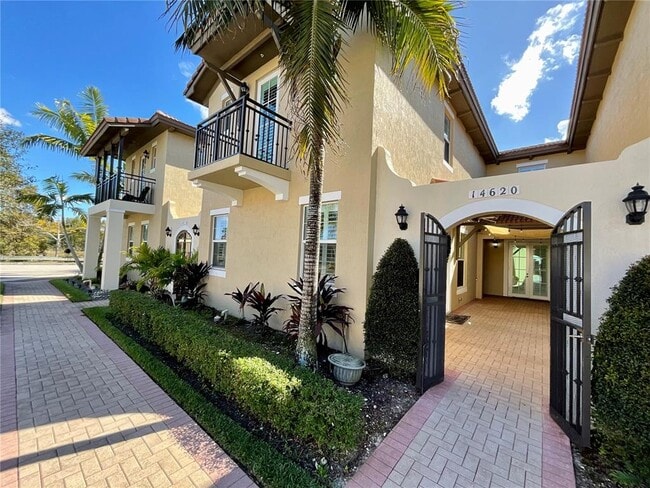 Building Photo - 14620 SW 15th St