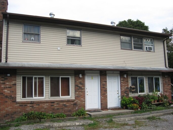 Primary Photo - 154 Kingston Ave