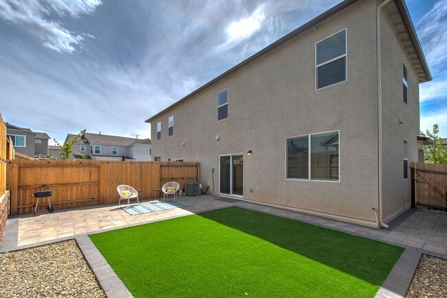Building Photo - Terrific 4 bedroom available for rent - Al...
