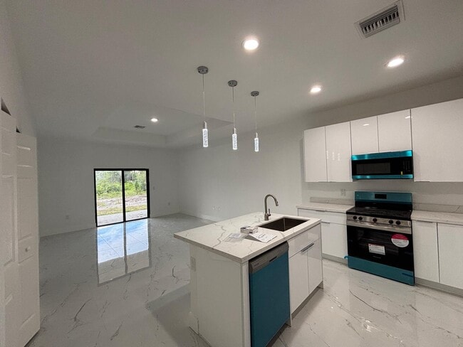 Foto del edificio - 729 Lamar St E