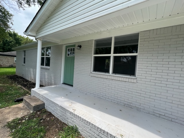 Building Photo - 812 Miles Rd