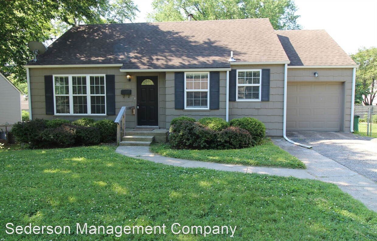 5321 W 50th Terrace, Roeland Park, KS 66205 House Rental in Roeland