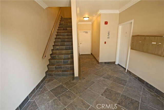 Foto del edificio - 17330 Chatsworth St