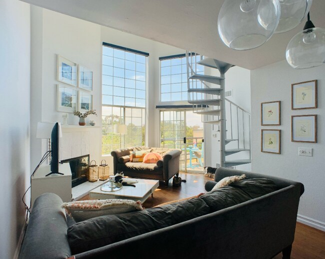 Foto del edificio - 707 W 4th St