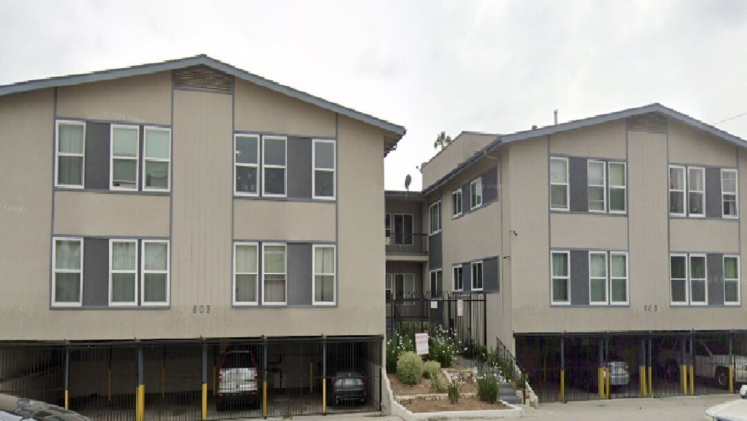 Foto del edificio - 803 S Crenshaw Blvd