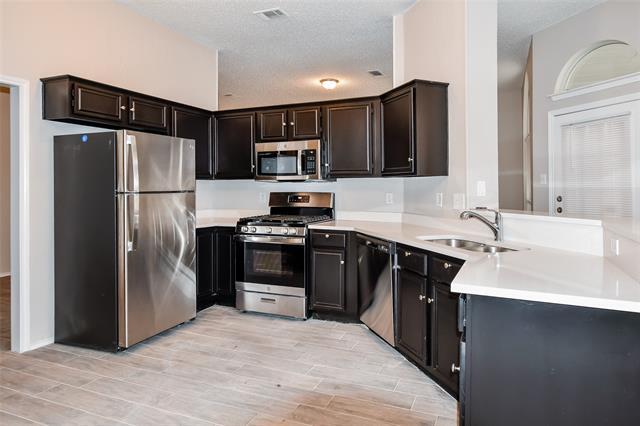 Foto del edificio - 2406 Garden Creek Dr