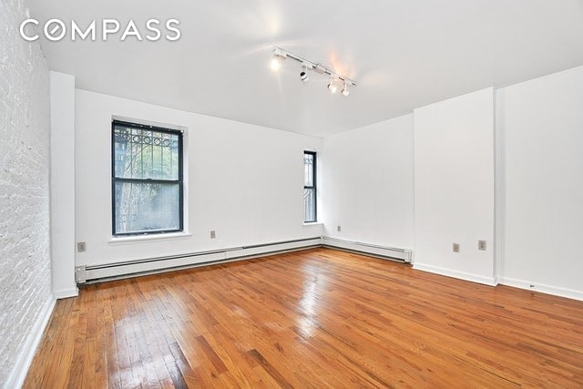 Building Photo - 233 W 122nd St
