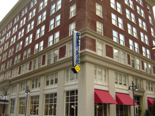 Building Photo - 1900 Jackson St