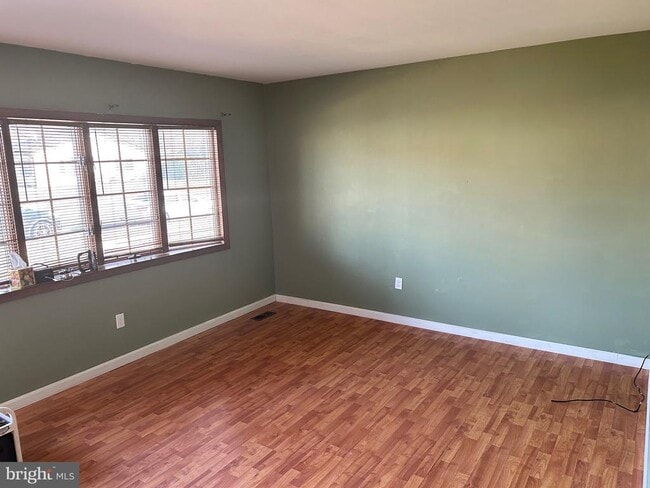 Building Photo - 89 Rockland Dr