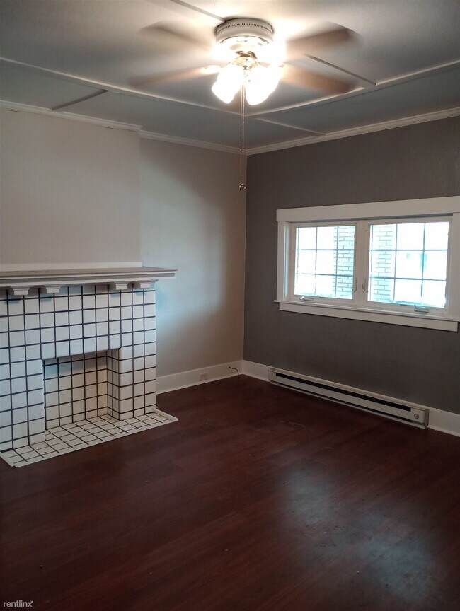 Building Photo - 3 br, 1 bath Duplex - 1121 6th Avenue 1121