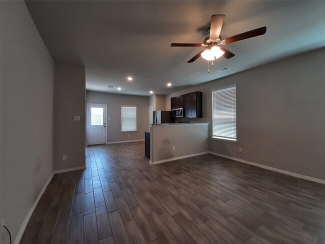 Foto del edificio - 919 Redinger Ridge Dr