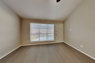 Building Photo - 2007 Barronett Bend