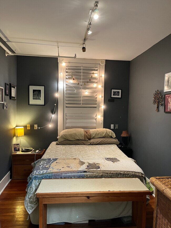 428 N Donnelly St Unit Apartment 4, Mount Dora, FL 32757 Apartments