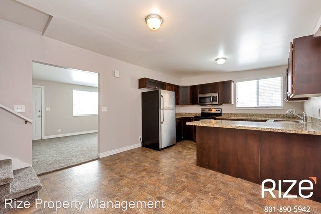 Foto del edificio - 5 br, 2.5 bath House - 4381 S Ebony Ave