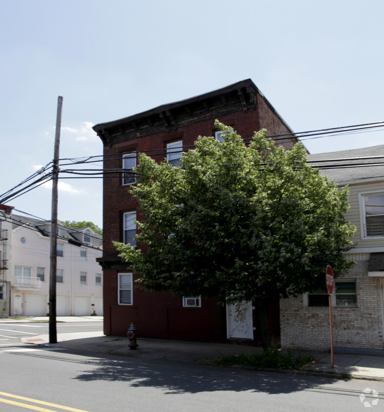 231 1st St, Elizabeth, NJ 07206 - Apartments in Elizabeth, NJ ...