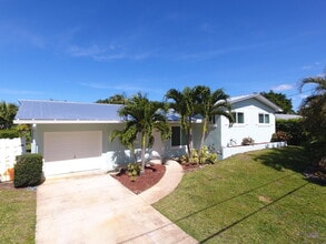 Building Photo - 743 Ibis Way