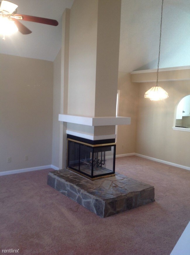 Building Photo - 2810 Waterford Park Dr