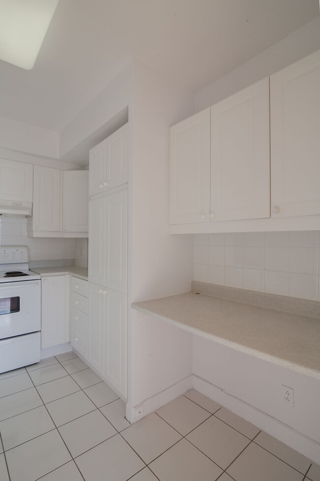 Building Photo - 2285 Rue St Mathieu