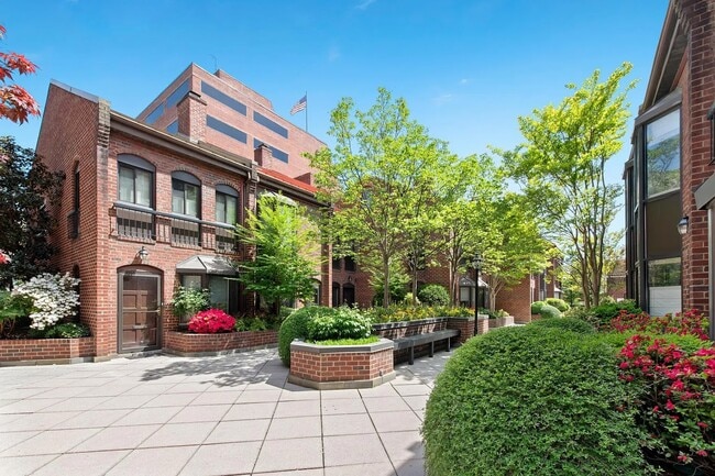 Building Photo - 1008 Paper Mill Ct NW