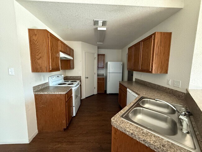 Foto del edificio - 4609 Waterproof Dr