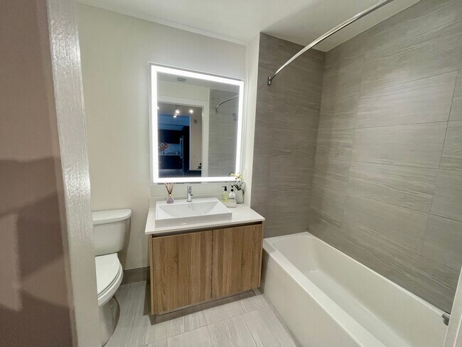 Foto del edificio - 2960 NE 207th St