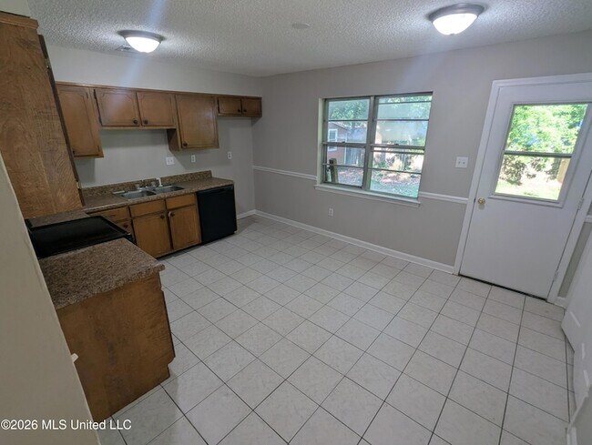 Foto del edificio - 8375 Old Forge Rd