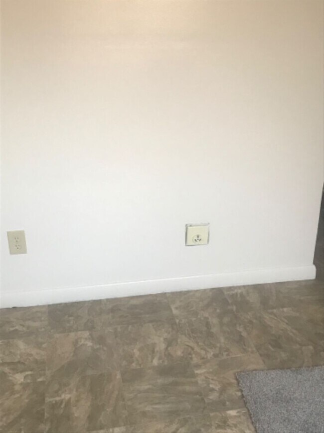 803 1/2 E 4th St, Anaconda, MT 59711 House Rental in Anaconda, MT