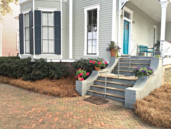 Welcome to our Beauty! - 215 W Gwinnett St