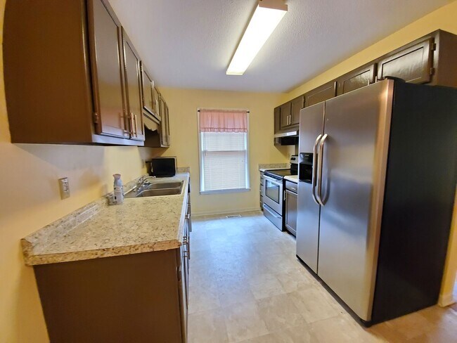 Building Photo - 6845 Apsley Ct