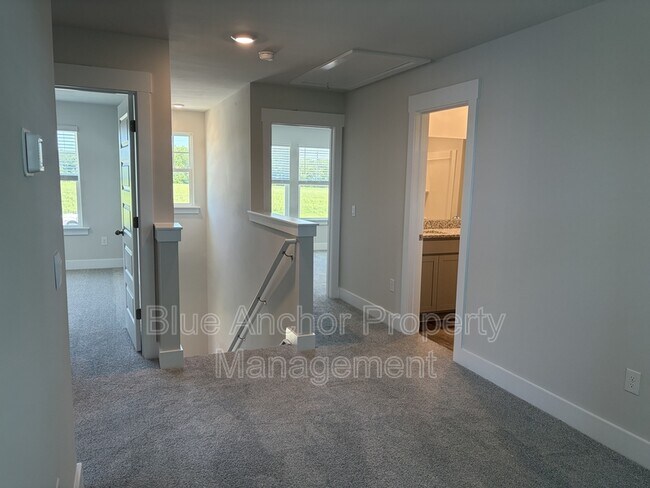 Foto del edificio - 134 N Grassland Rd