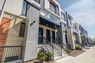 Building Photo - 9 Steckley House Ln