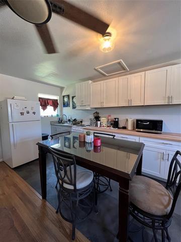 Building Photo - 6330 Renwood Dr