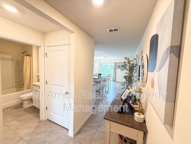 Foto del edificio - 10744 Chippewa Dr