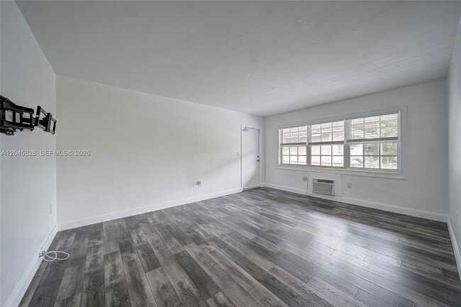 Building Photo - 6565 Santona St