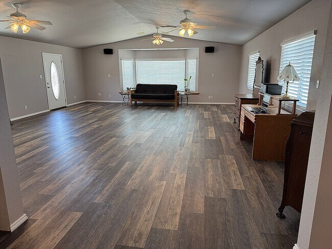 Foto del edificio - 86252 Sampson Ln