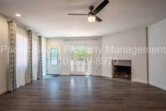 Foto del edificio - Updated 3-Bedroom First-Floor Condo in Prime Santa Monica Location