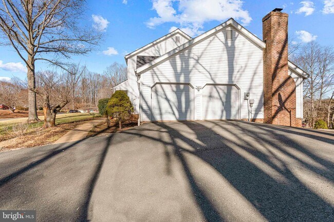 Building Photo - 7329 Fleetwood Ct