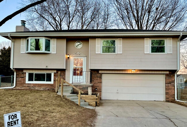 Building Photo - 7507 S 147th St