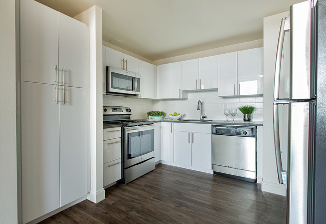 Kitchen - SilverBrick Lofts