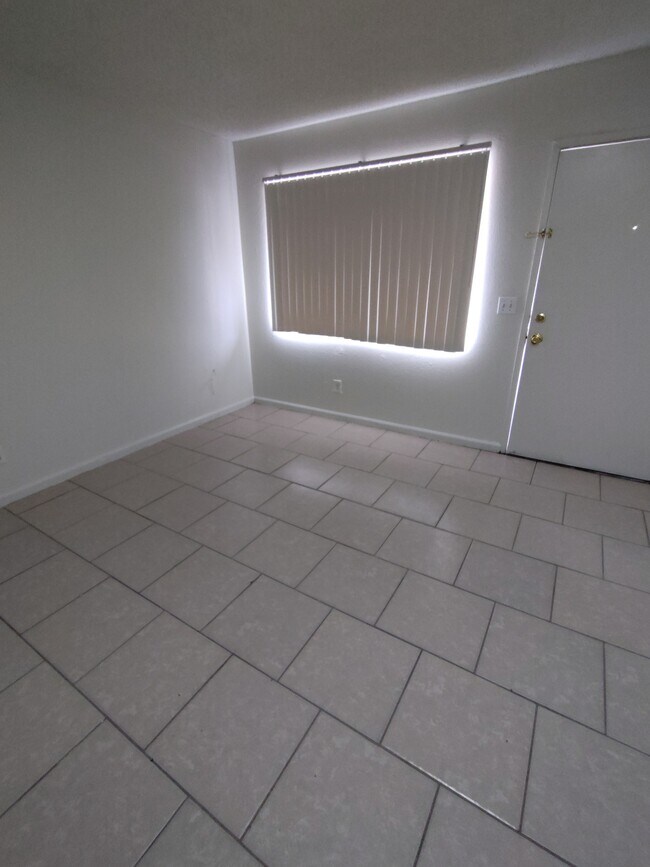 Living room - 4677 E Shields Ave
