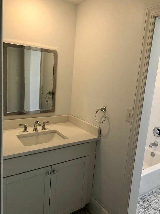 Foto del edificio - New Construction! 2 Bedroom / 1 Bathroom Apt in Collegeville