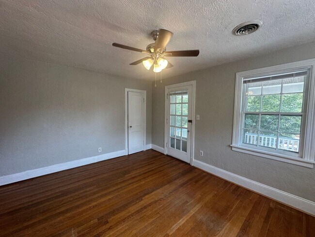 Foto del edificio - 3501 Hanover Ave