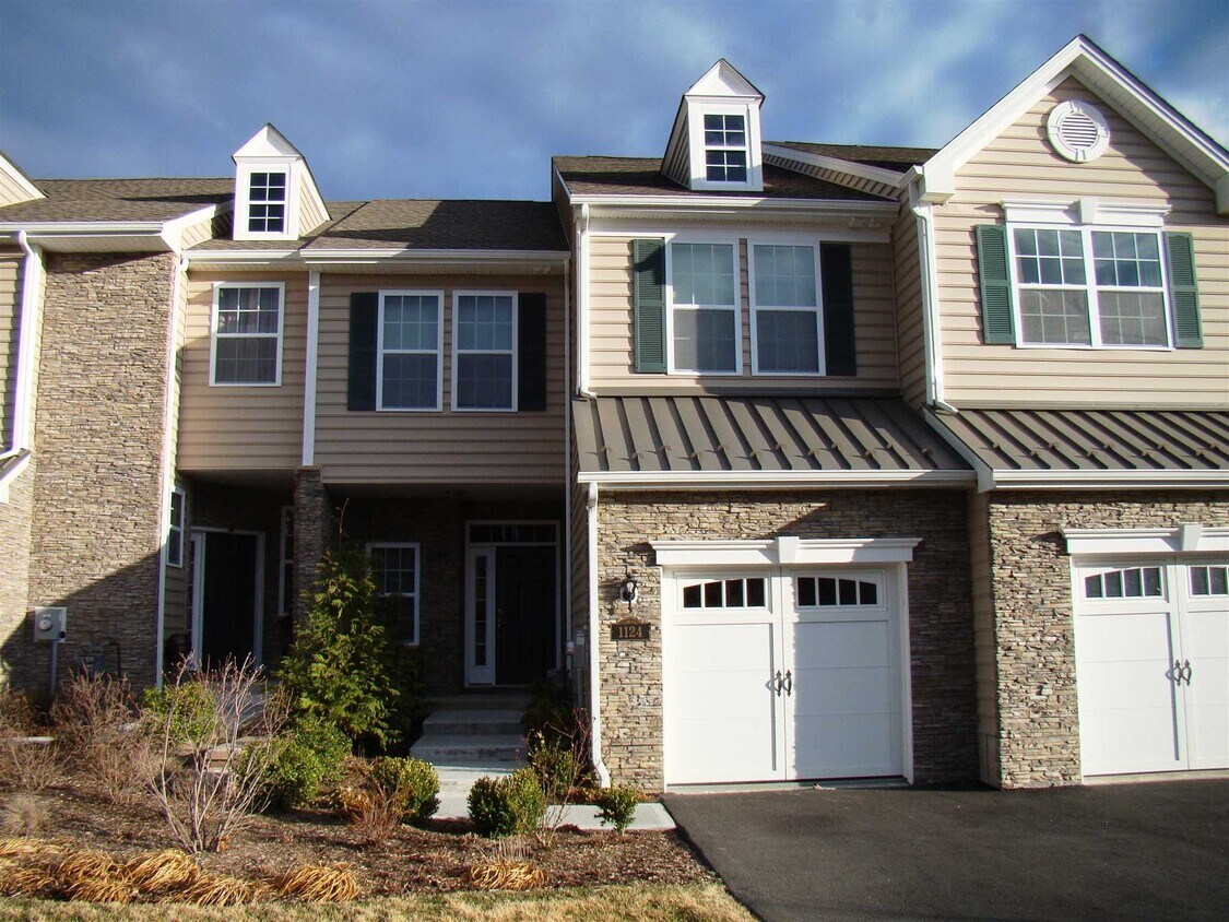 Foto principal - 1124 Cold Spring Rd