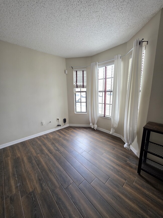 Building Photo - 12508 Castle Hill Dr