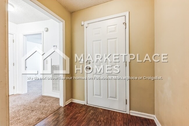 Foto del edificio - 1700 Crabtree Cir